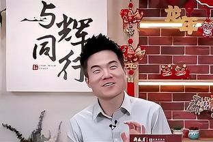 25名踢不过102名！？澳大利亚主帅上半场无限沉思，眉头紧锁